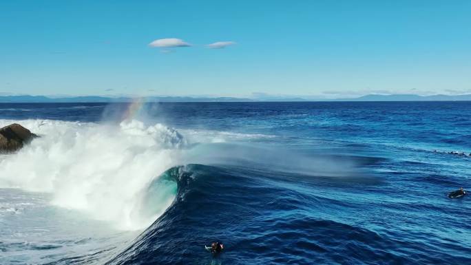 航拍气势磅礴的大海巨浪海浪翻滚