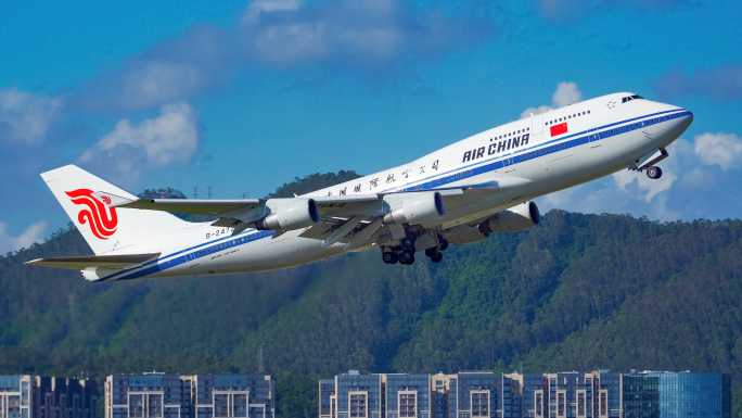国航航班起飞 波音747大飞机