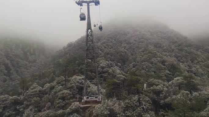 安徽黄山索道缆车雪山美景风景视频素材9