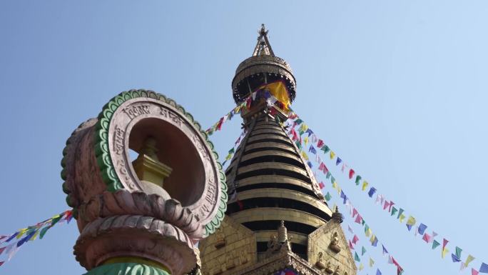 尼泊尔加德满都猴庙塔顶建筑物空镜