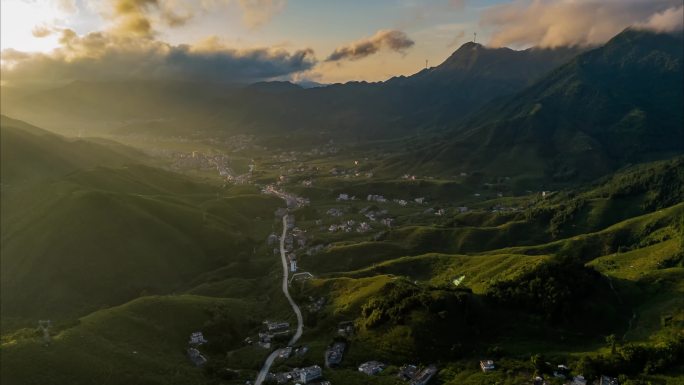 大山 绿美 日出云海 高山日出