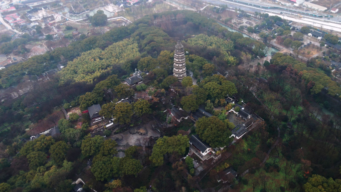 航拍烟雨苏州虎丘山（虎丘塔）