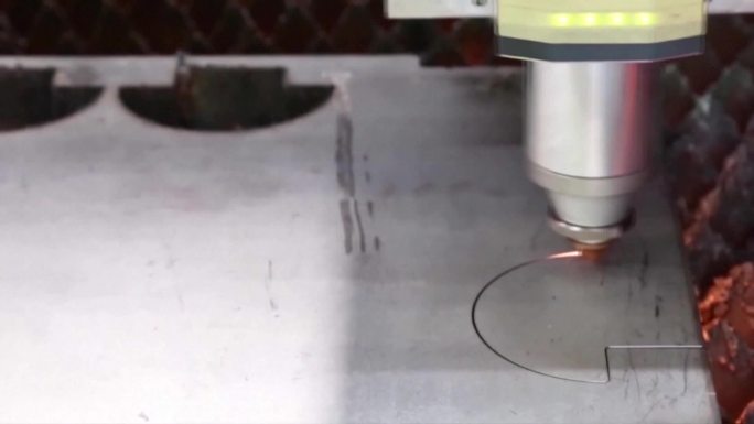 中国的高科技激光清洗工厂光刻工厂内部生产（选编）