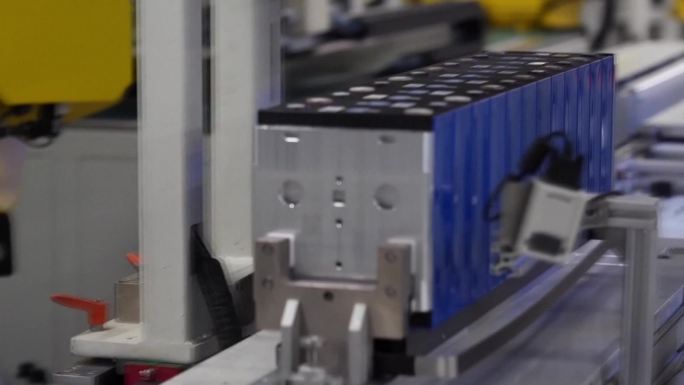 中国锂电池高科技自动化生产线内部生产（选编）