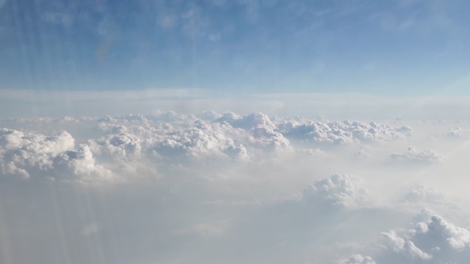 飞机拍摄云彩