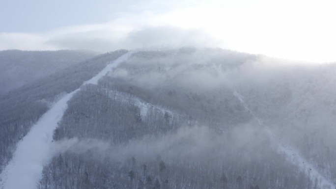 航拍吉林省吉林市永吉北大湖滑雪场雪景全景