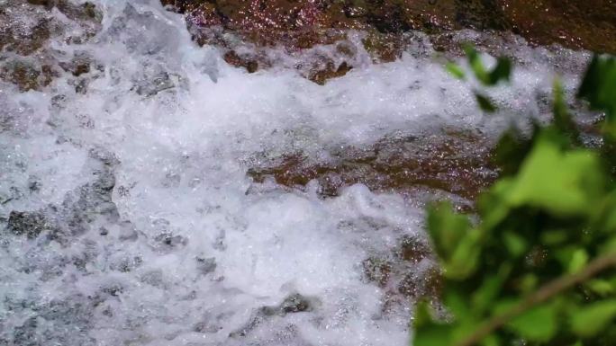 河边流水河流河水小溪山泉泉水流体液体水流