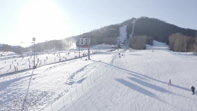 4K航拍吉林省长白山滑雪场冬季雪景风光