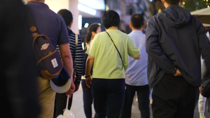 浙江省杭州市武林夜市夜晚夜景逛街购物人群