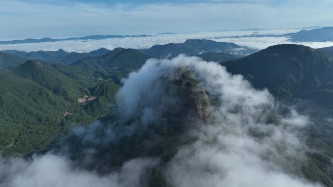 广西岑溪市天龙顶山地公园日出云海4K视频