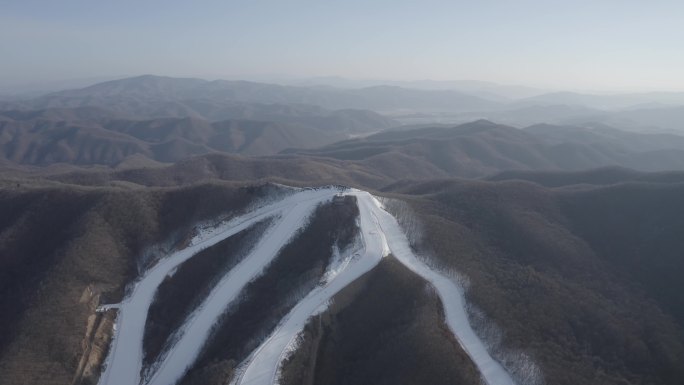 航拍吉林省延边洲延吉梦都美滑雪场雪道
