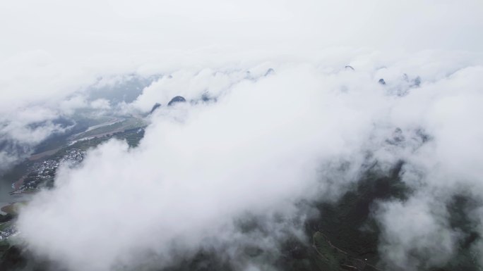 桂林山水烟雨漓江兴坪古镇航拍4K