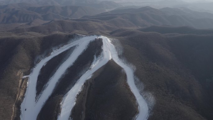 航拍吉林省延边洲延吉梦都美滑雪场雪道