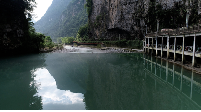 三峡一线天 峡谷河流一线天景区