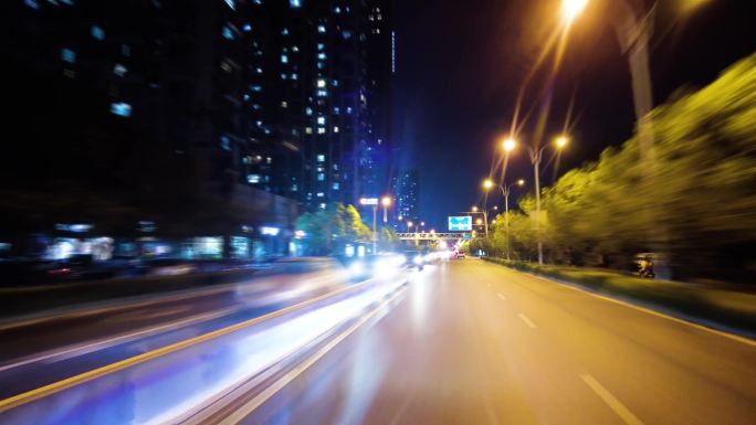 城市马路夜景汽车飙车开车第一视角