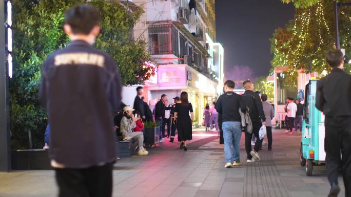 浙江省杭州市武林夜市夜晚夜景逛街购物人群