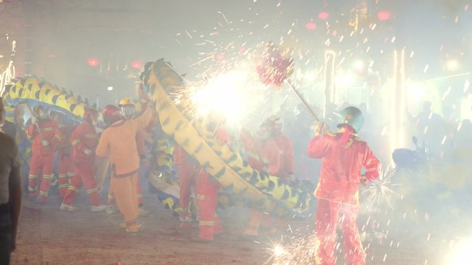 新年龙灯舞龙炸龙