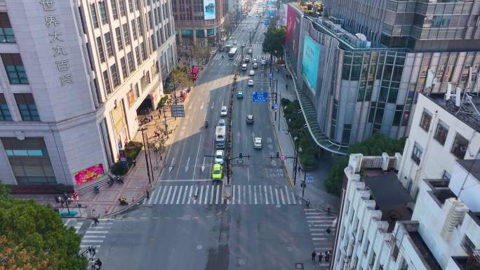 上海外滩南京东路航拍车流人流黄浦区风景城