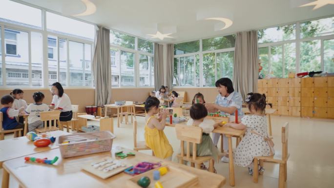 幼儿园儿童青春校园生活儿童学校欢快