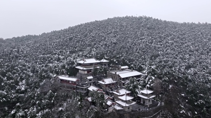 洛阳龙门石窟香山寺雪景