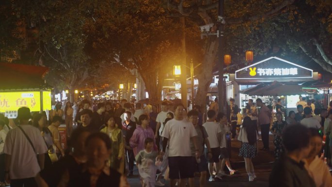 夜晚集市人流热闹夜市