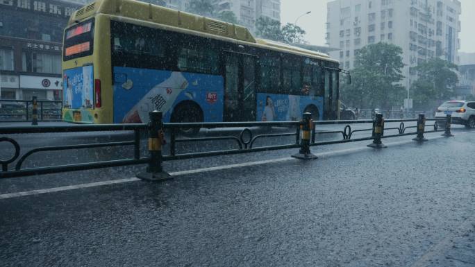 大雨街景-升格动画