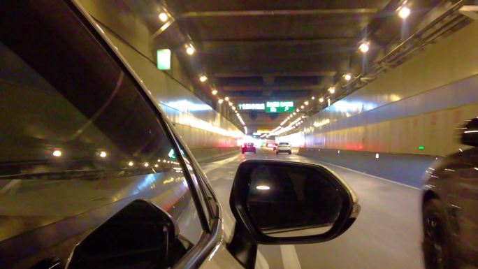 汽车在隧道里行驶视频素材94