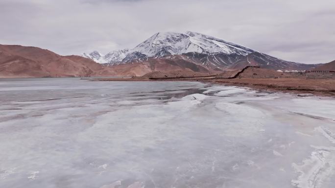 慕士塔格峰与喀拉库里湖，喀拉库勒湖