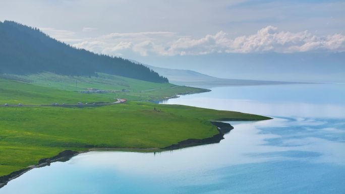 航拍新疆赛里木湖