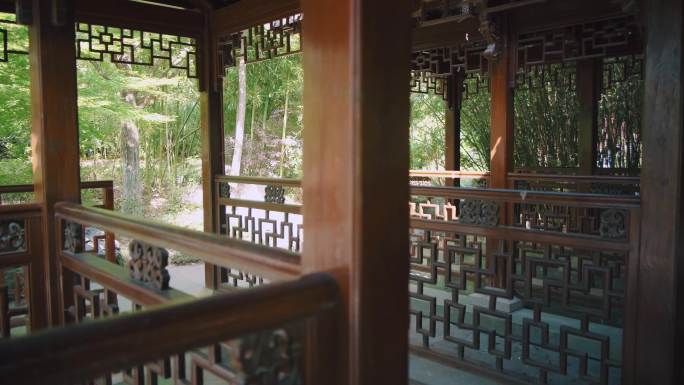 中式庭院木质连廊长廊