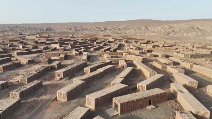 航拍新疆吐鲁番晾制葡萄干的生土建筑群