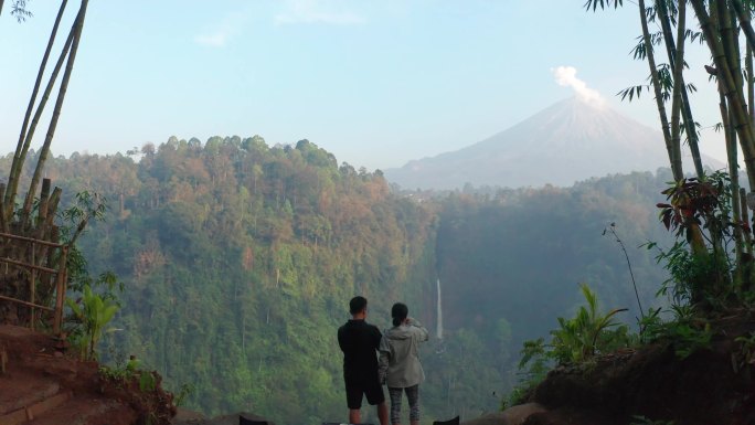 印尼 瀑布 火山