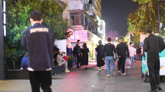 浙江省杭州市武林夜市夜晚夜景逛街购物人群