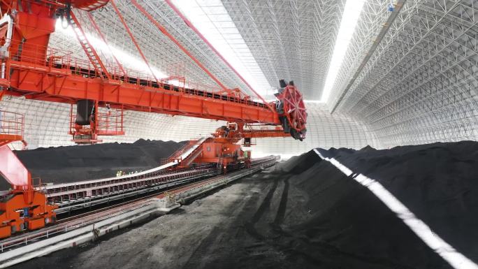 煤炭挖掘煤场