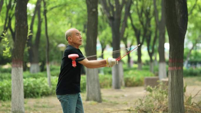空竹老人锻炼公园老人空竹对抗运动空竹比赛