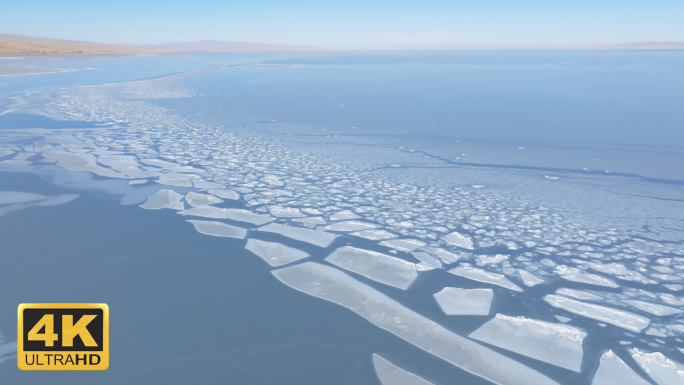 青海湖冰面碎冰