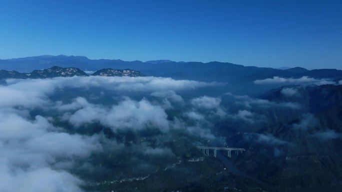 航拍中国 云海 群山