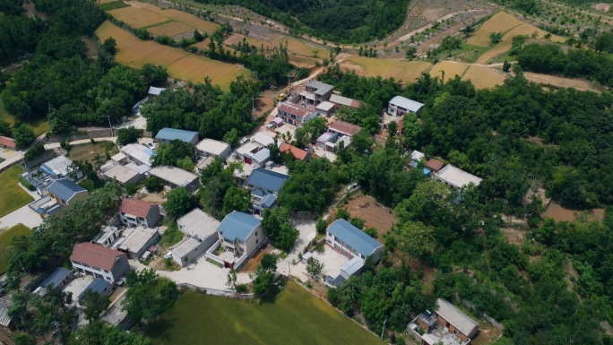 4K航拍山间村落现代山村乡村振兴