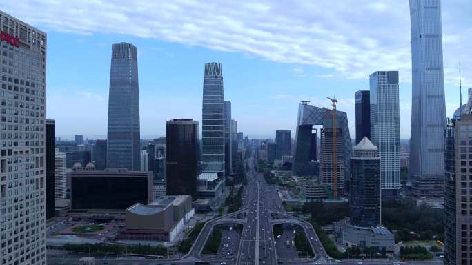 航拍国贸CBD长安街车流 清晨多云