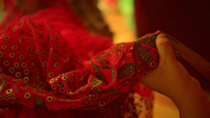 新疆 伊犁 少数民族服饰 新娘装定制