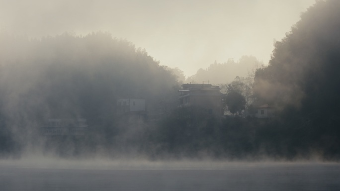 南方乡村清晨河面大雾13