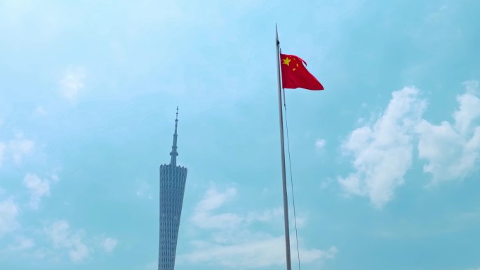 最新广州地标小蛮腰五星红旗迎风飘扬升格