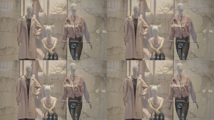 服装店衣服展示