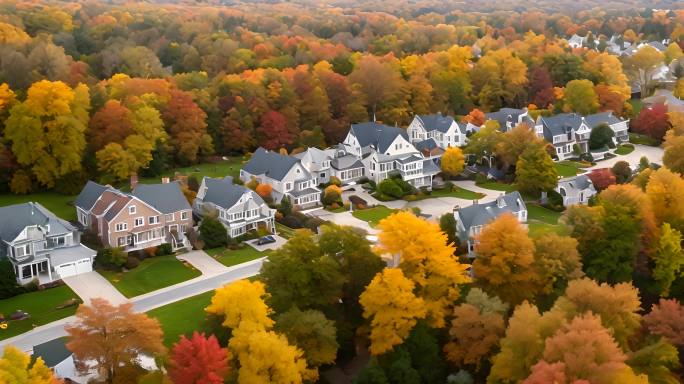 美国新英格兰秋季住宅小区的房屋