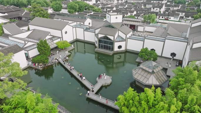 苏州博物馆建筑人流游客航拍