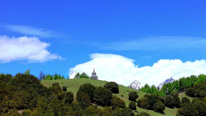 川西四姑娘山雪山逐渐出现旱地拔葱航拍视频