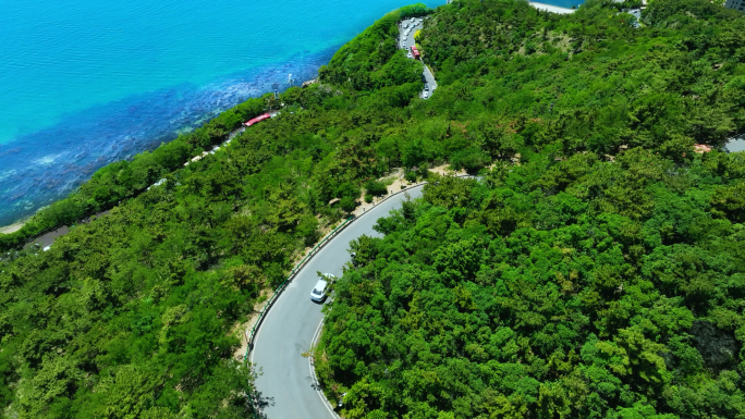 4K-海边山林山路桥上行驶汽车航拍