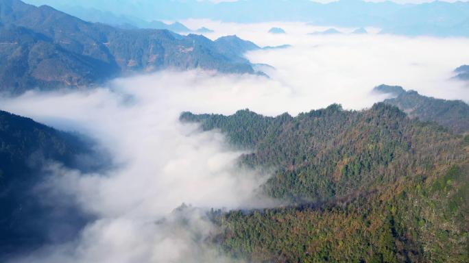 湖南省怀化市新晃县中寨镇冬日云绕村落