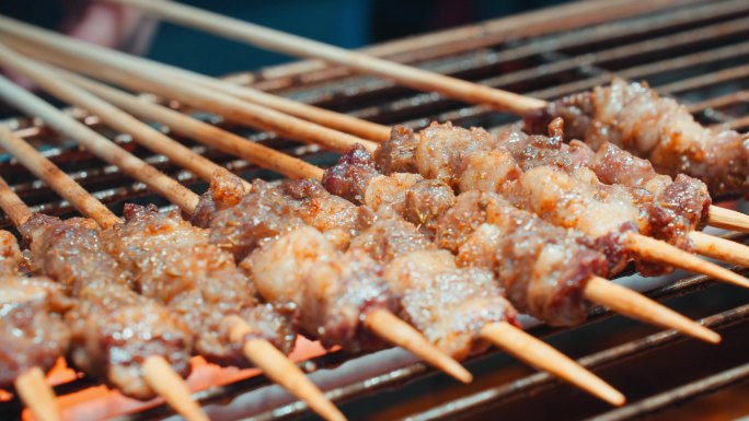 城市夜景夜市烧烤小吃美食街夜生活小吃
