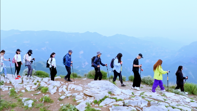 航拍徒步登山 探索 大自然 跋山涉水